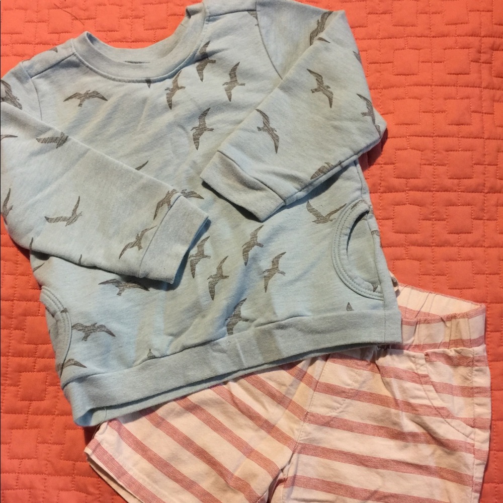 Old Navy outfit.
